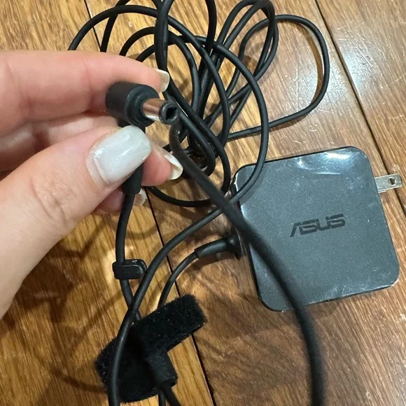Asus laptops charger new - Picture 6 of 8